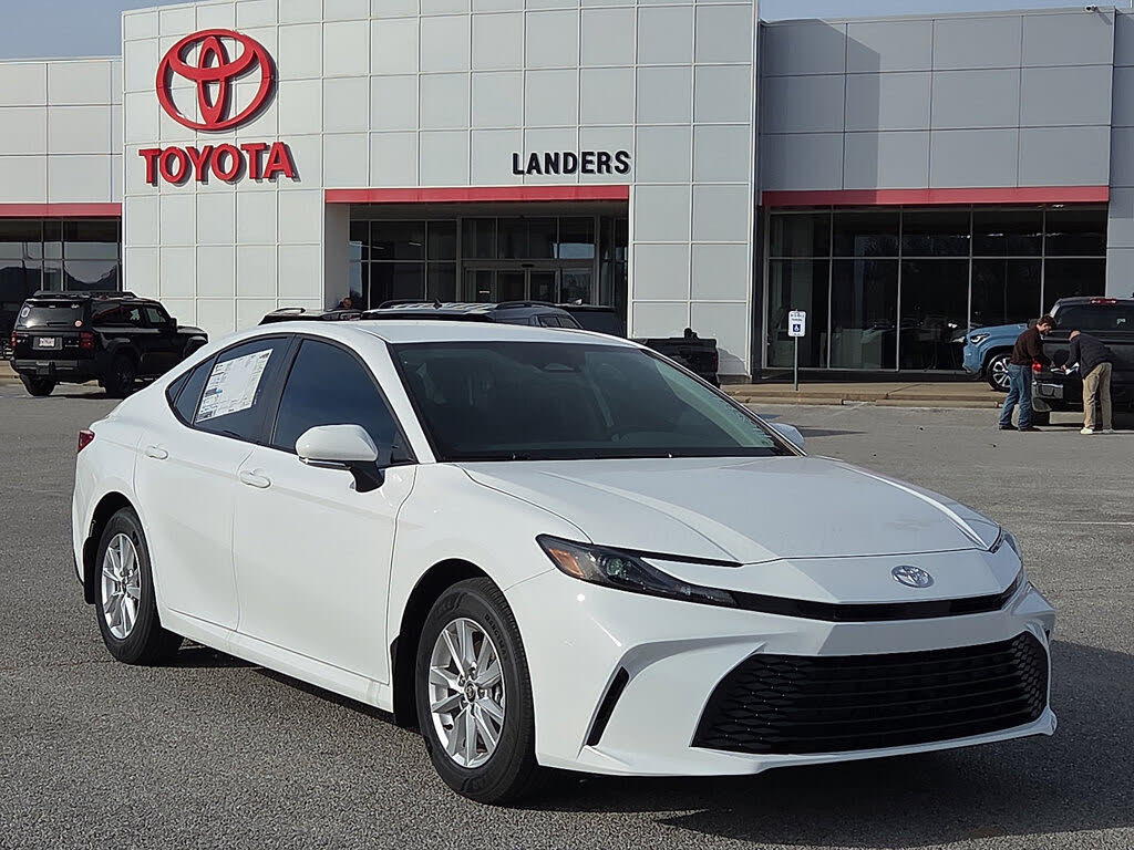 2026 Toyota Camry LE FWD