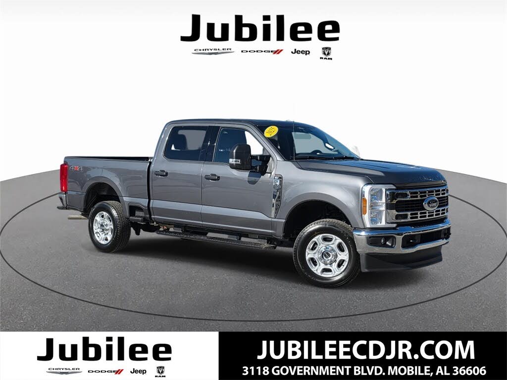 2025 Ford F-250 Super Duty XLT Crew Cab 4WD