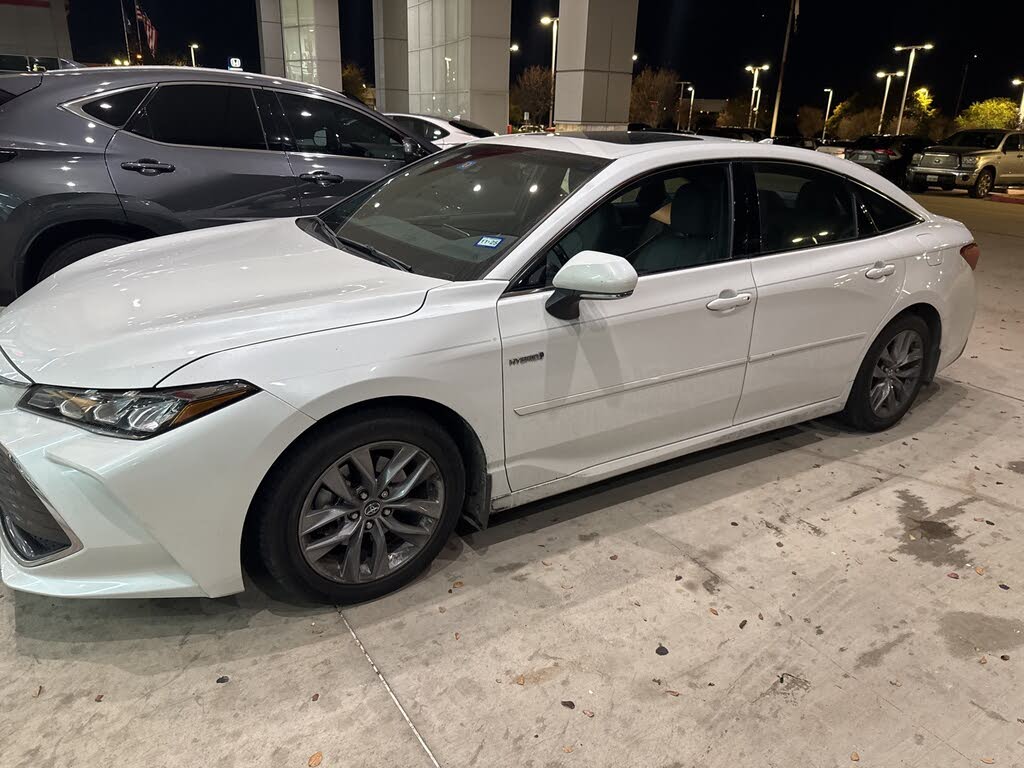 2020 Toyota Avalon Hybrid XLE FWD