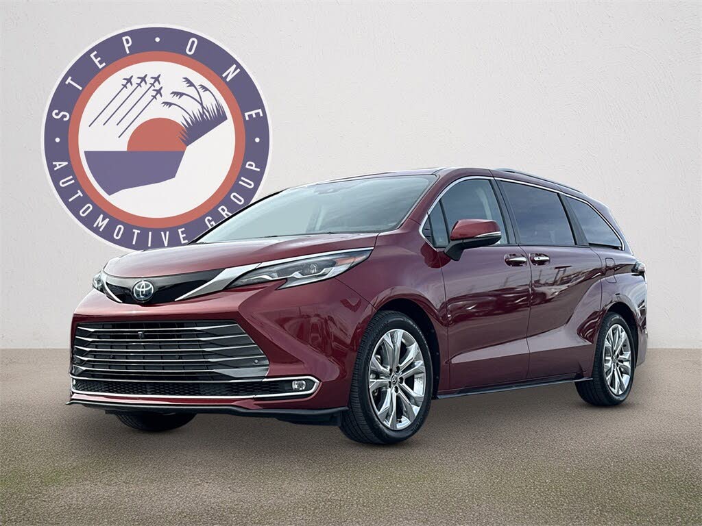 2023 Toyota Sienna Platinum 7-Passenger FWD