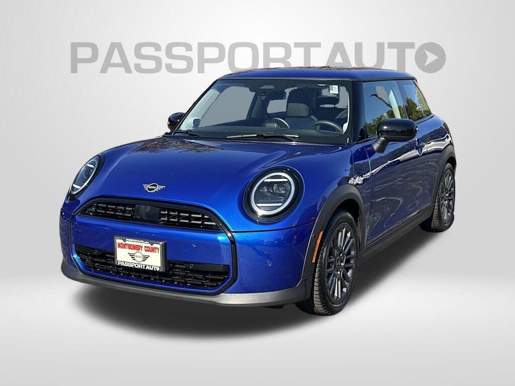 2025 MINI Cooper Signature Trim 2-door Hatchback