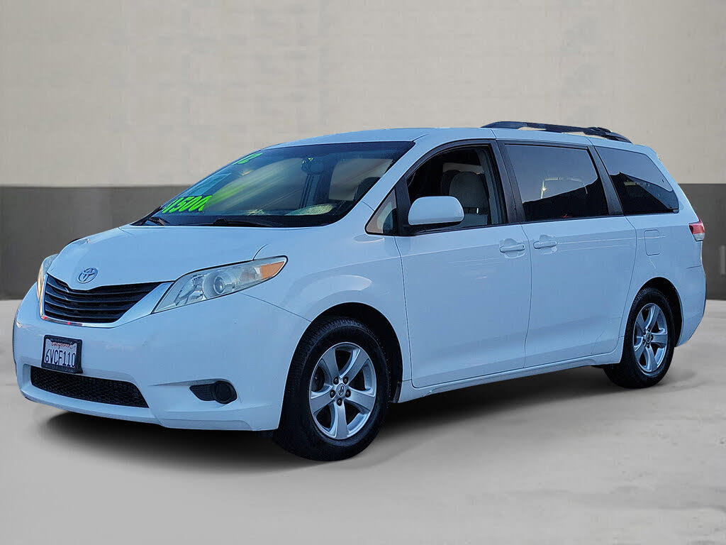 2012 Toyota Sienna LE 7-Passenger