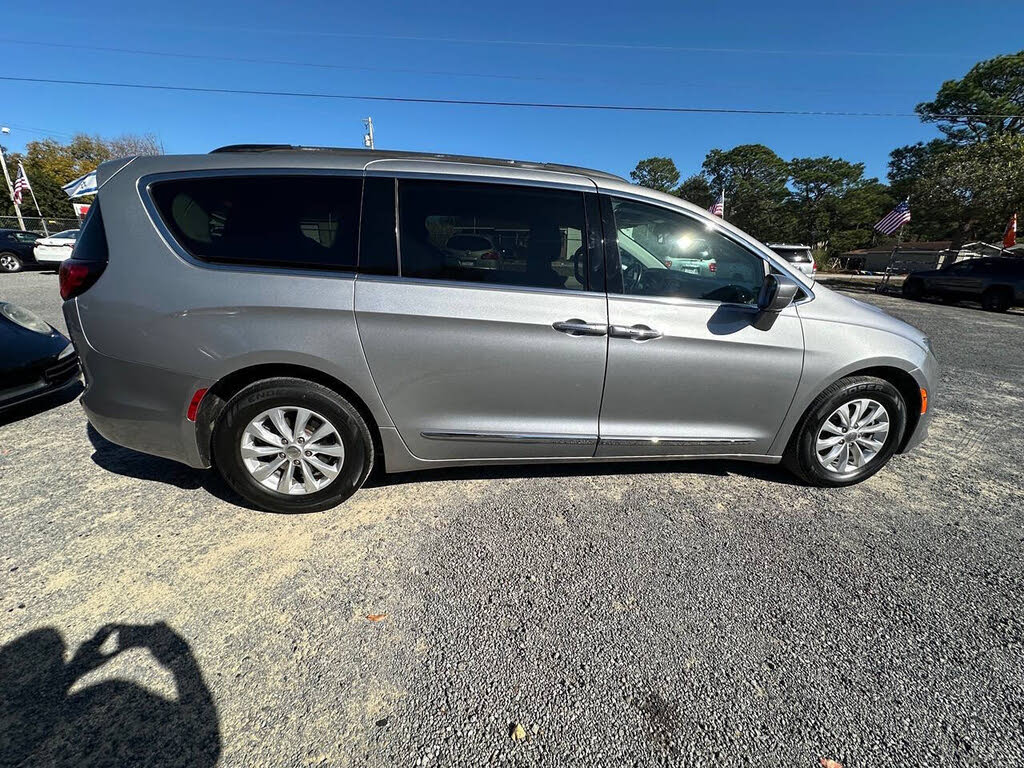 2017 Chrysler Pacifica Touring L FWD