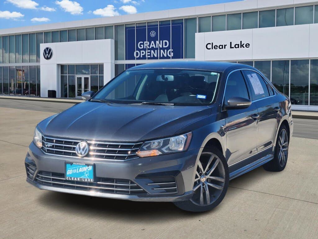2017 Volkswagen Passat R-Line