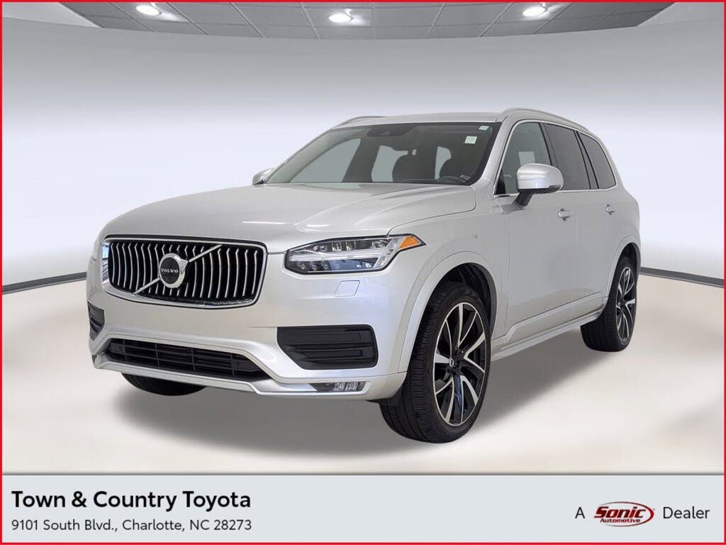 2022 Volvo XC90 T6 Momentum 6-Passenger AWD