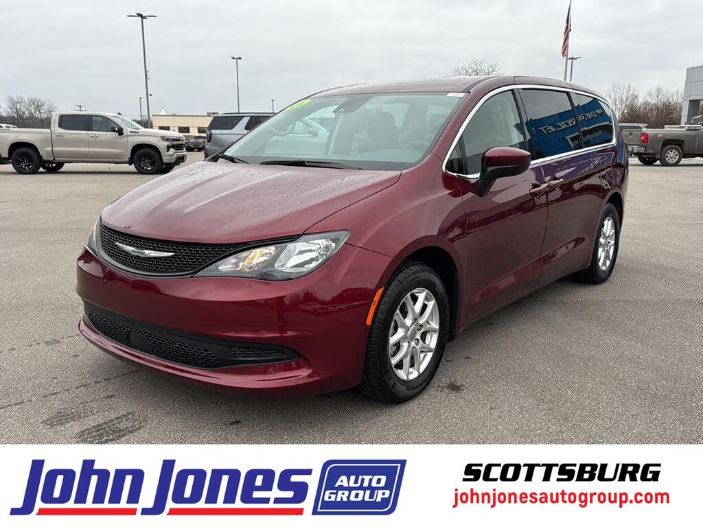 2023 Chrysler Voyager LX FWD