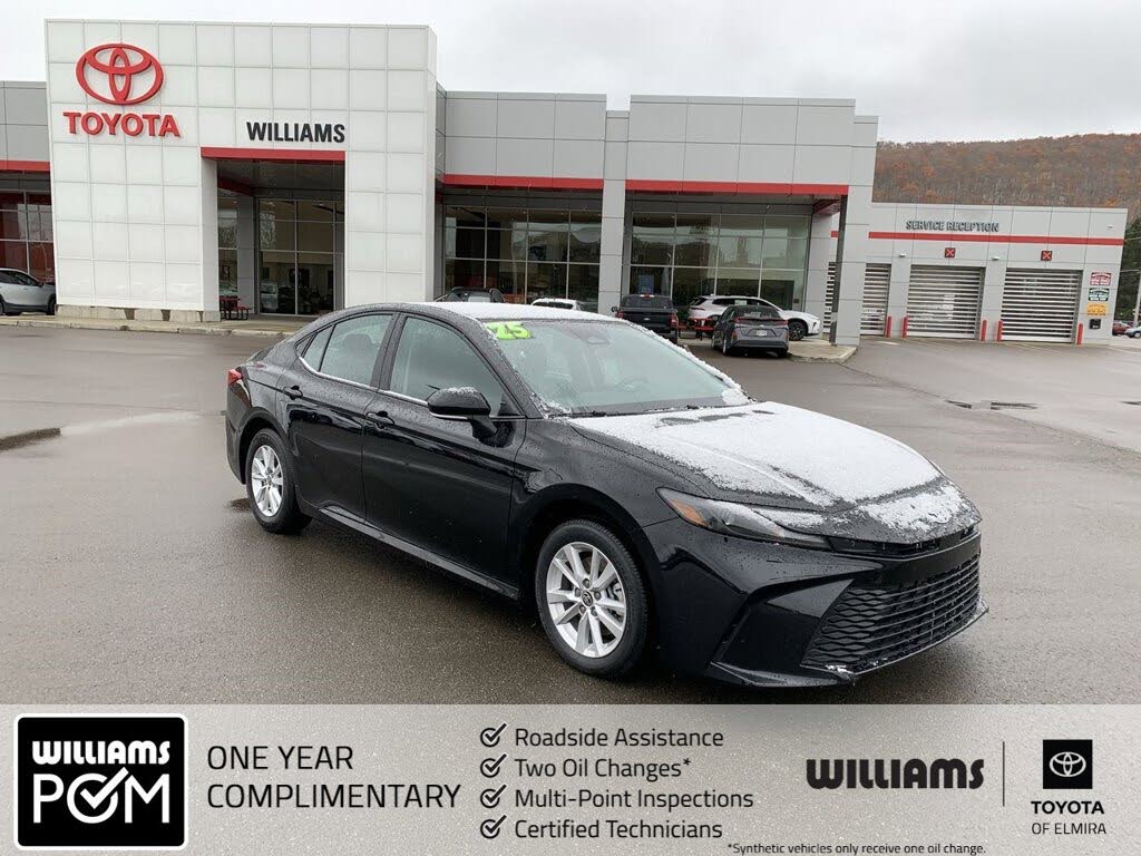 2025 Toyota Camry LE FWD