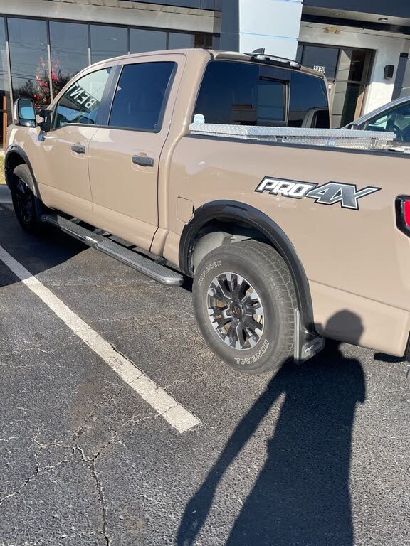 2022 Nissan Titan PRO-4X Crew Cab 4WD