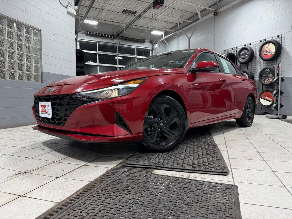 2023 Hyundai Elantra SEL FWD