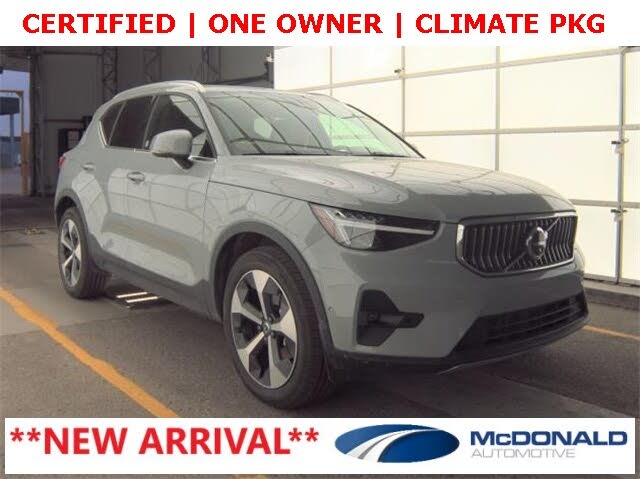 2025 Volvo XC40 B5 Plus Bright Theme AWD