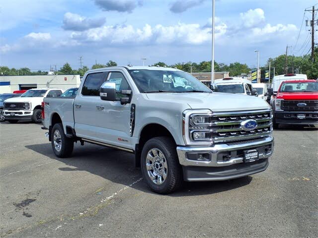 2025 Ford F-350 Super Duty Lariat Crew Cab 4WD
