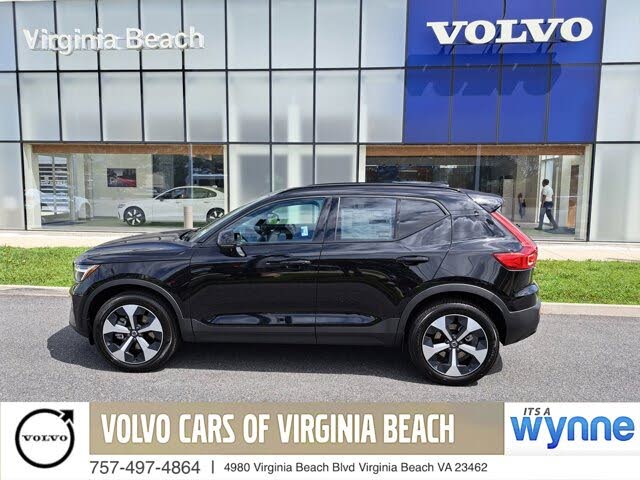 2025 Volvo XC40 B5 Plus Dark Theme AWD