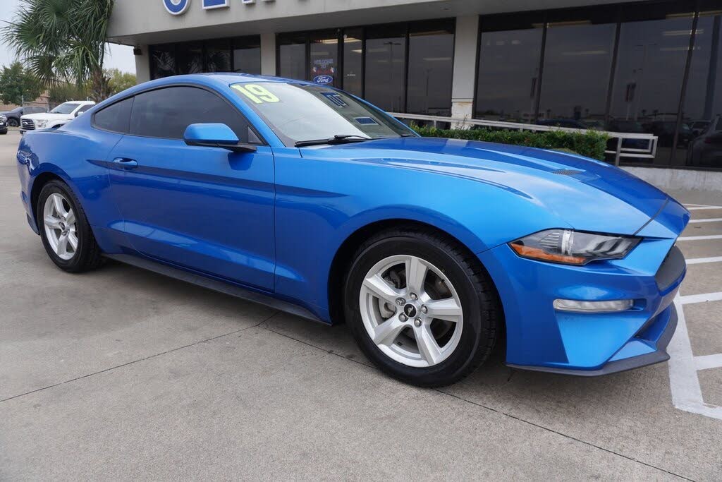 2019 Ford Mustang EcoBoost Coupe RWD