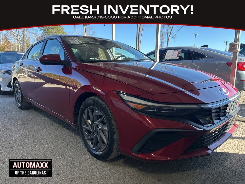 2024 Hyundai Elantra SEL FWD