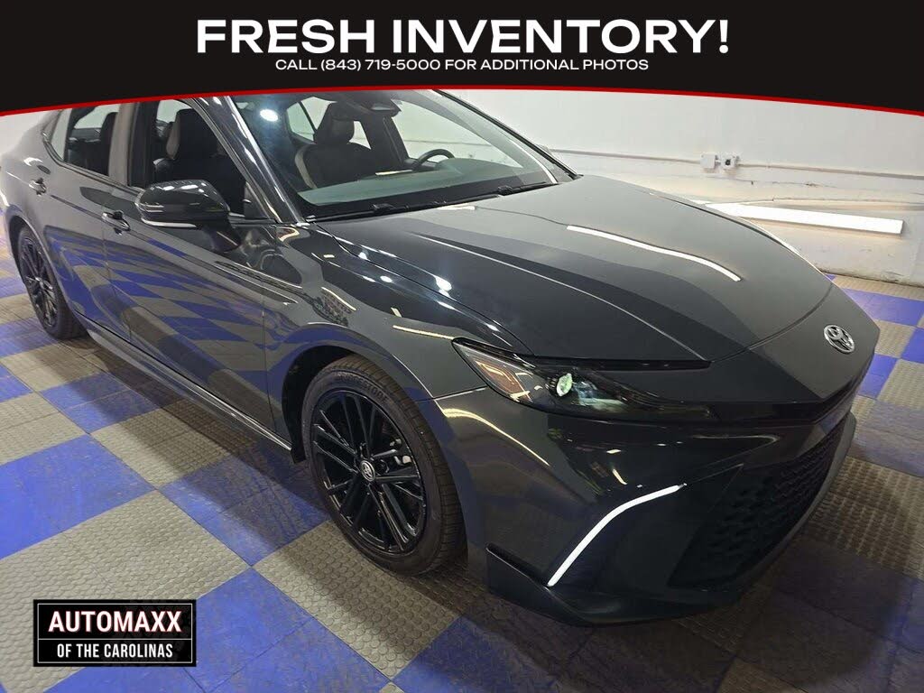 2025 Toyota Camry SE FWD