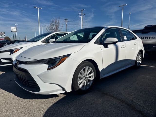 2025 Toyota Corolla LE FWD