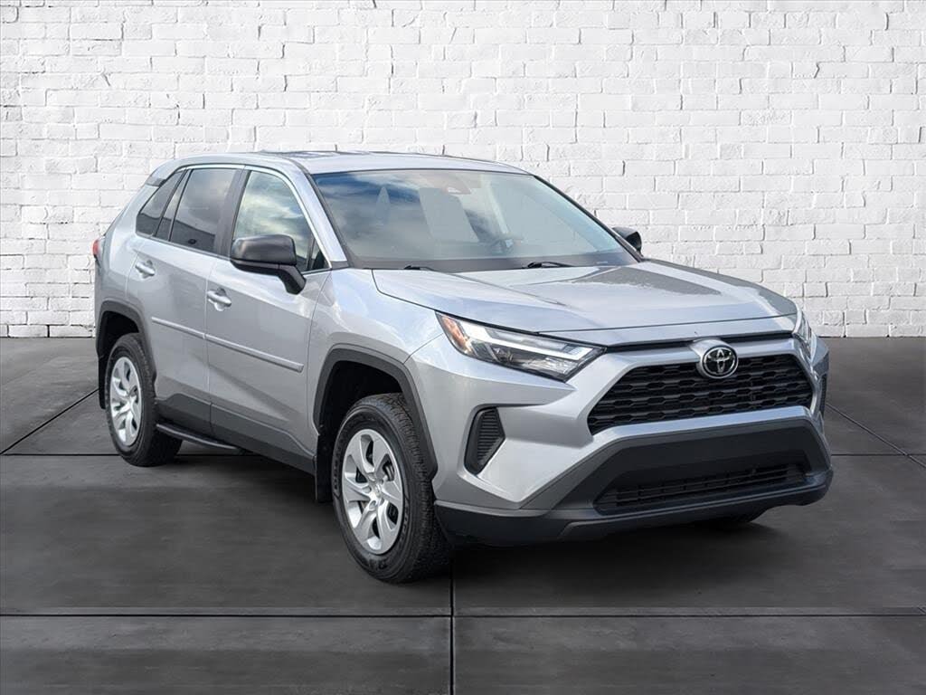 2025 Toyota RAV4 LE FWD