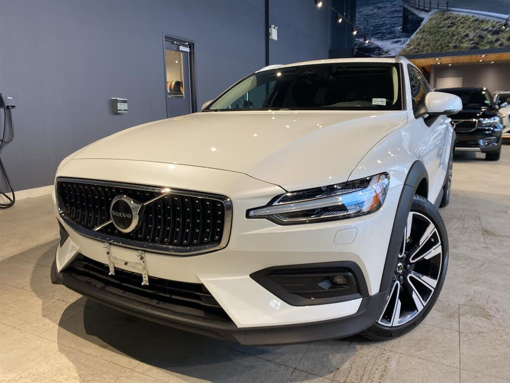 2025 Volvo V60 Cross Country B5 Plus AWD