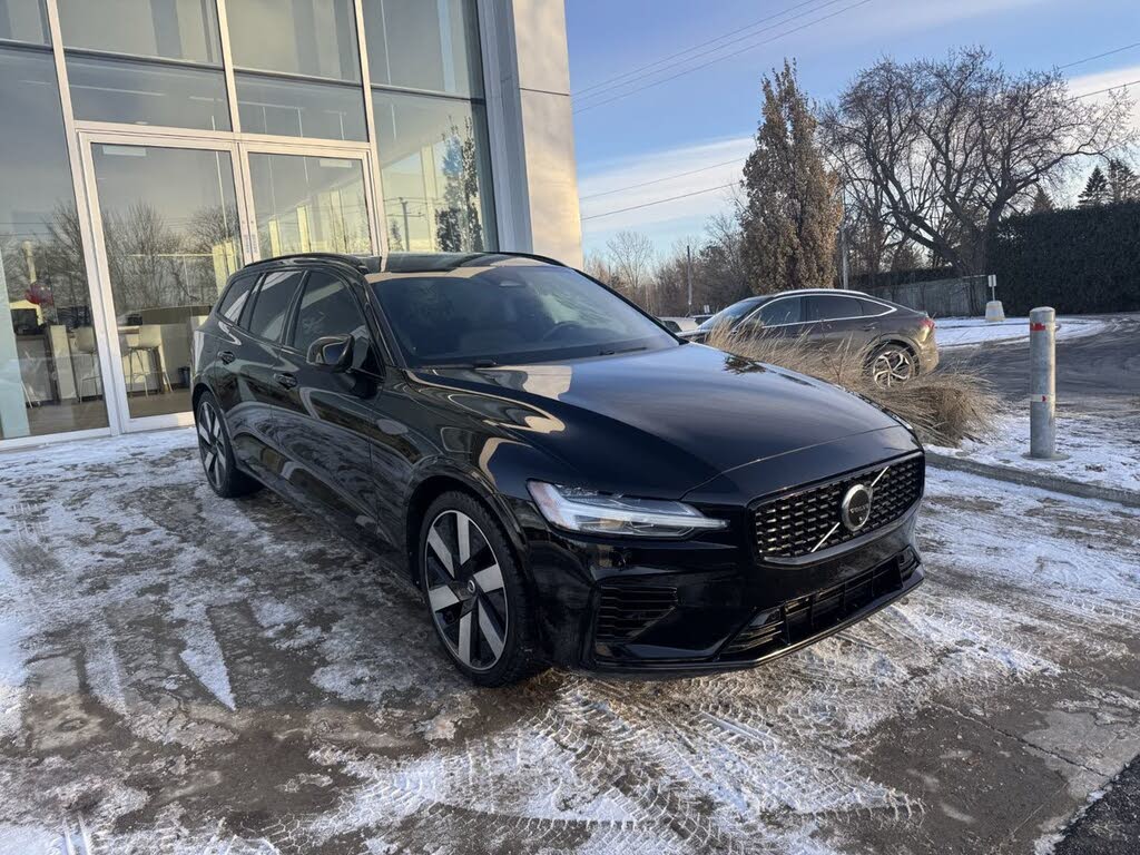 2023 Volvo V60 Hybrid Plug-in Recharge T8 Ultimate Dark Theme eAWD