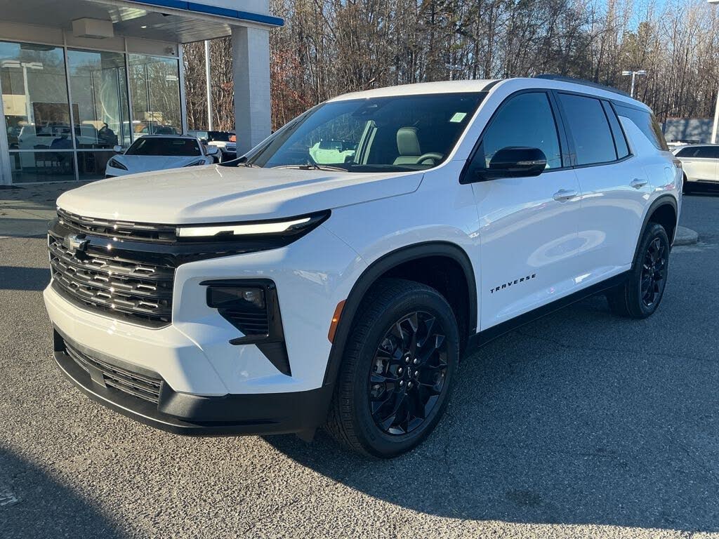 2026 Chevrolet Traverse LT FWD