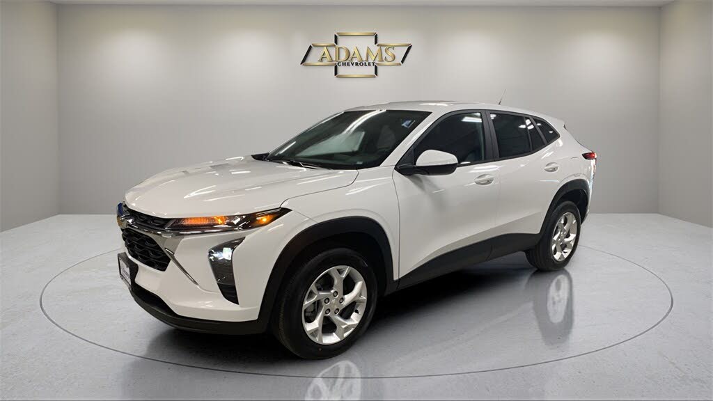 2026 Chevrolet Trax LS FWD