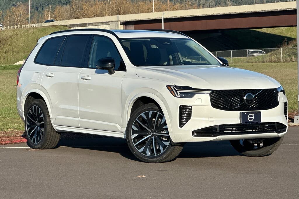 2026 Volvo XC90 B6 Ultra Dark 6-Passenger AWD