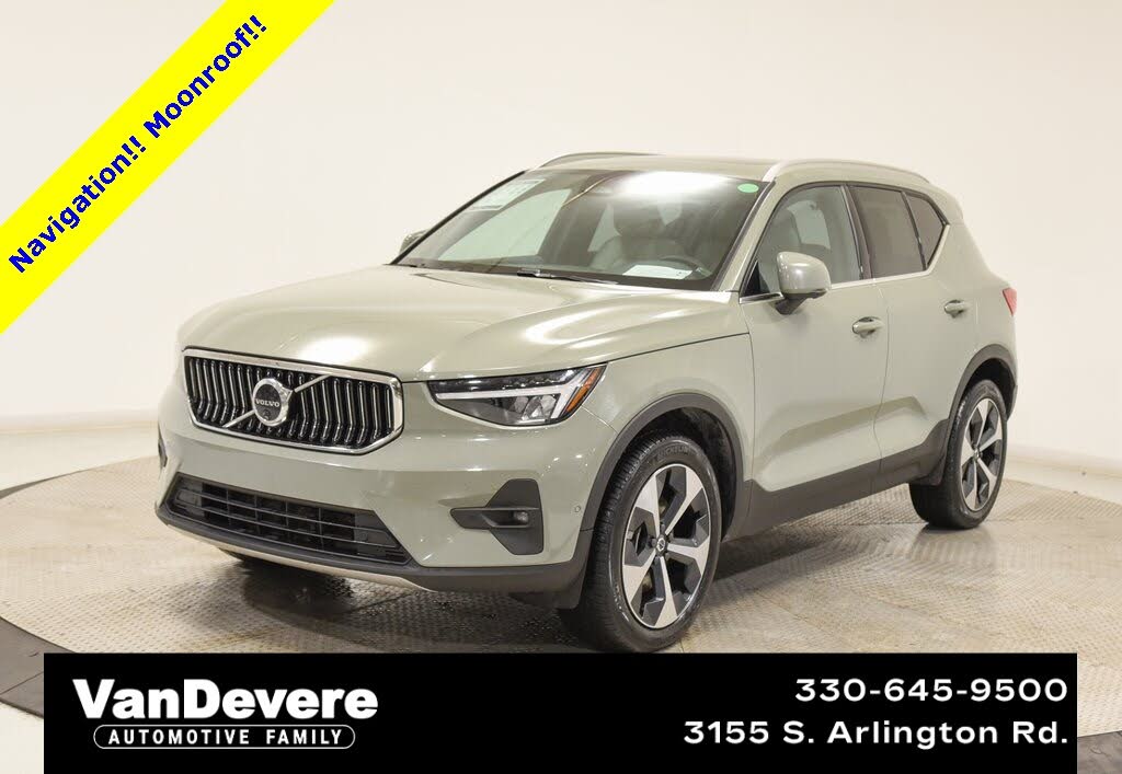 2024 Volvo XC40 B5 Plus Bright Theme AWD