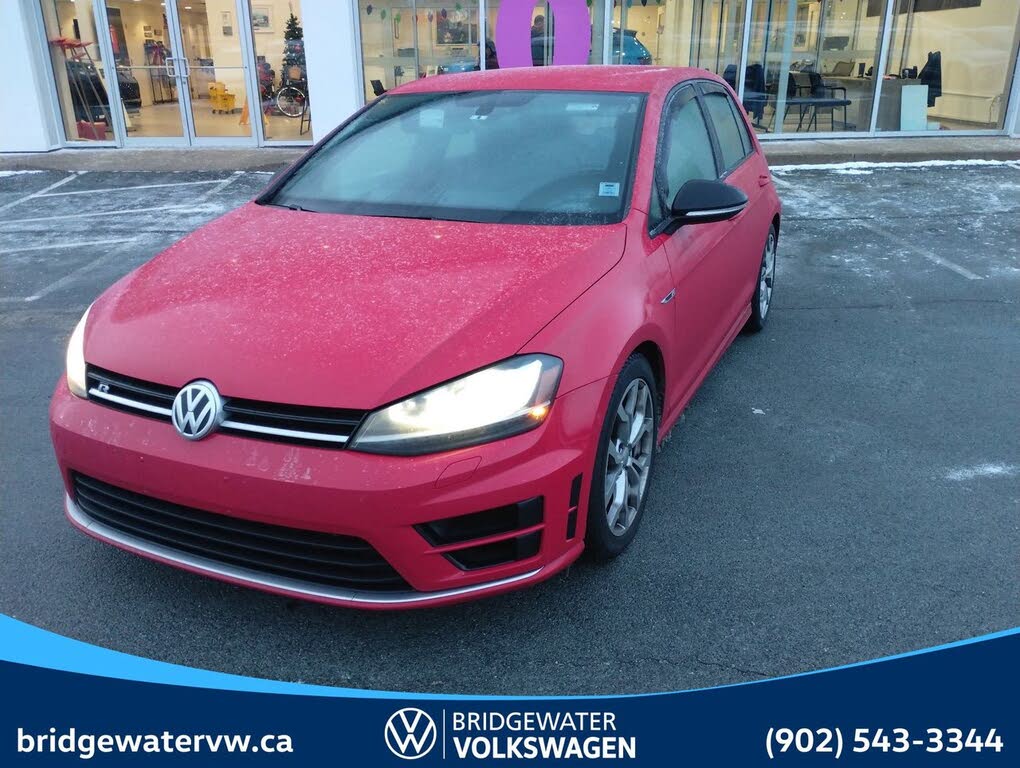 2016 Volkswagen Golf R 4-Door AWD