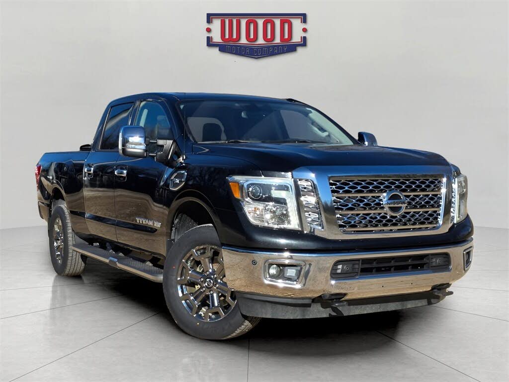 2017 Nissan Titan XD SL Crew Cab 4WD