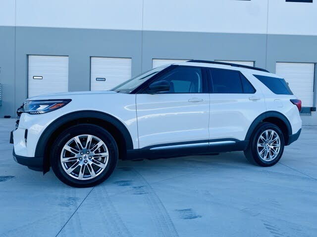 2025 Ford Explorer Active AWD