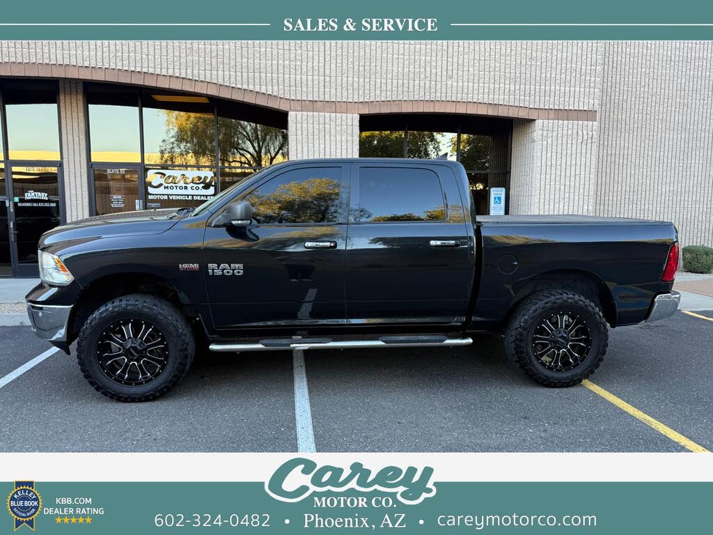 2017 RAM 1500 SLT Crew Cab 4WD