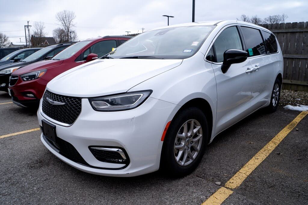 2024 Chrysler Pacifica Touring L FWD