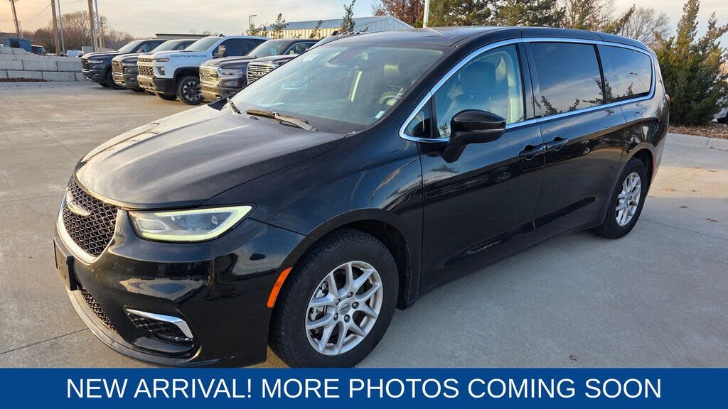 2023 Chrysler Pacifica Touring L FWD