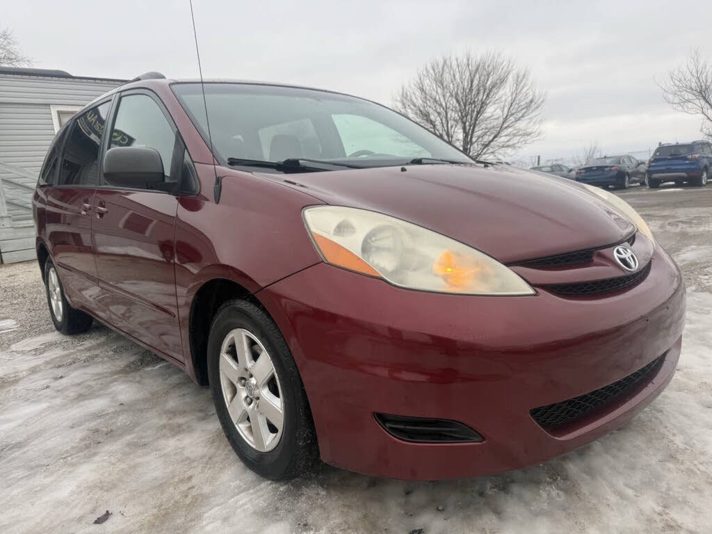 2009 Toyota Sienna LE 8 Passenger
