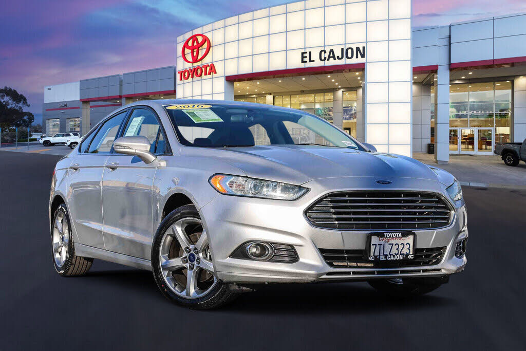 2016 Ford Fusion SE