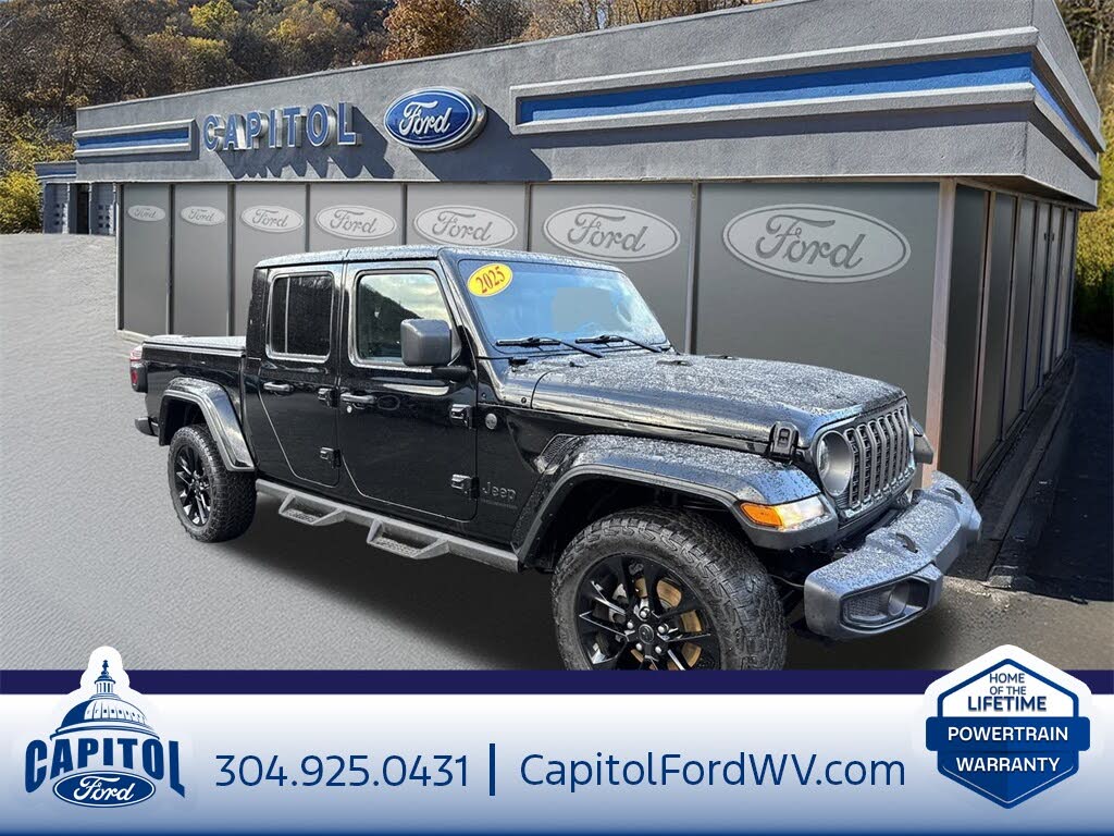 2025 Jeep Gladiator NightHawk Crew Cab 4WD
