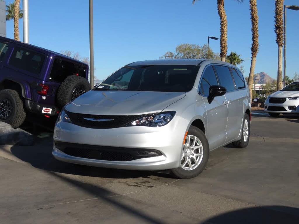 2026 Chrysler Voyager LX FWD