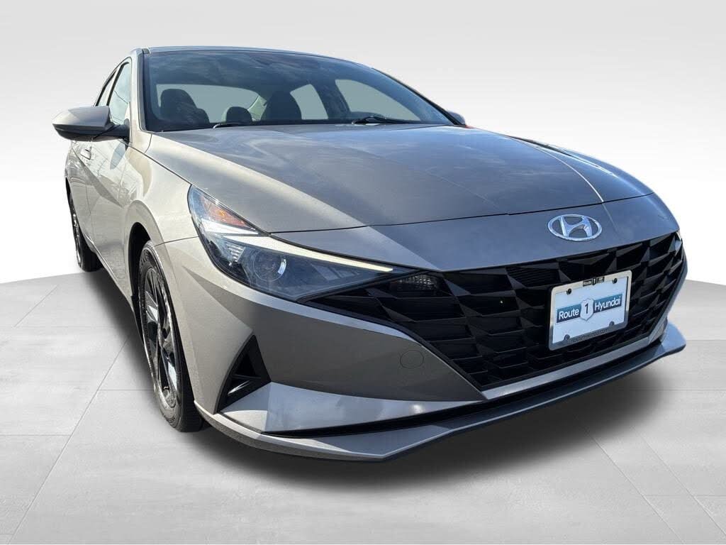 2023 Hyundai Elantra SEL FWD