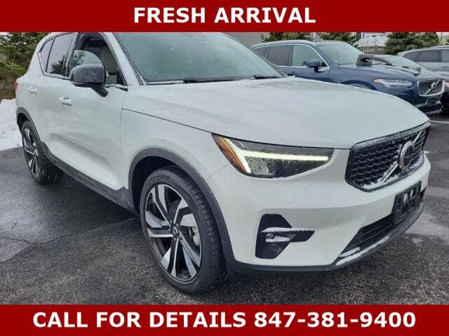 2023 Volvo XC40 B5 Plus Dark Theme AWD