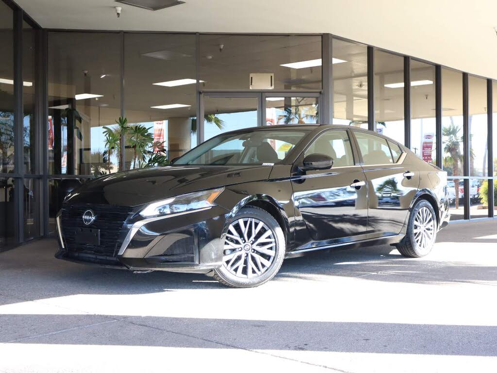 2023 Nissan Altima 2.5 SV FWD