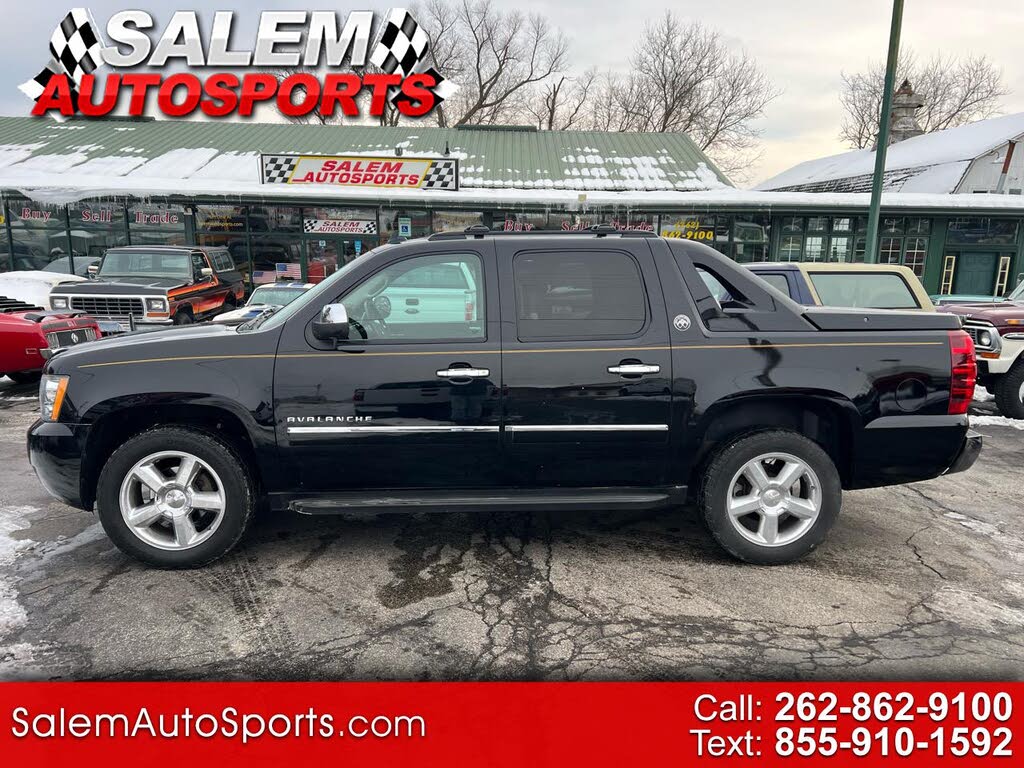 2013 Chevrolet Avalanche LTZ Black Diamond Edition 4WD