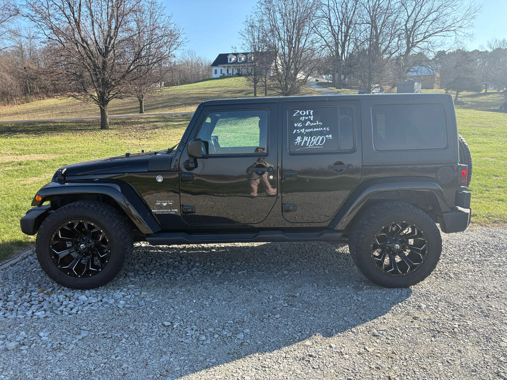2017 Jeep Wrangler Unlimited Sahara 4WD