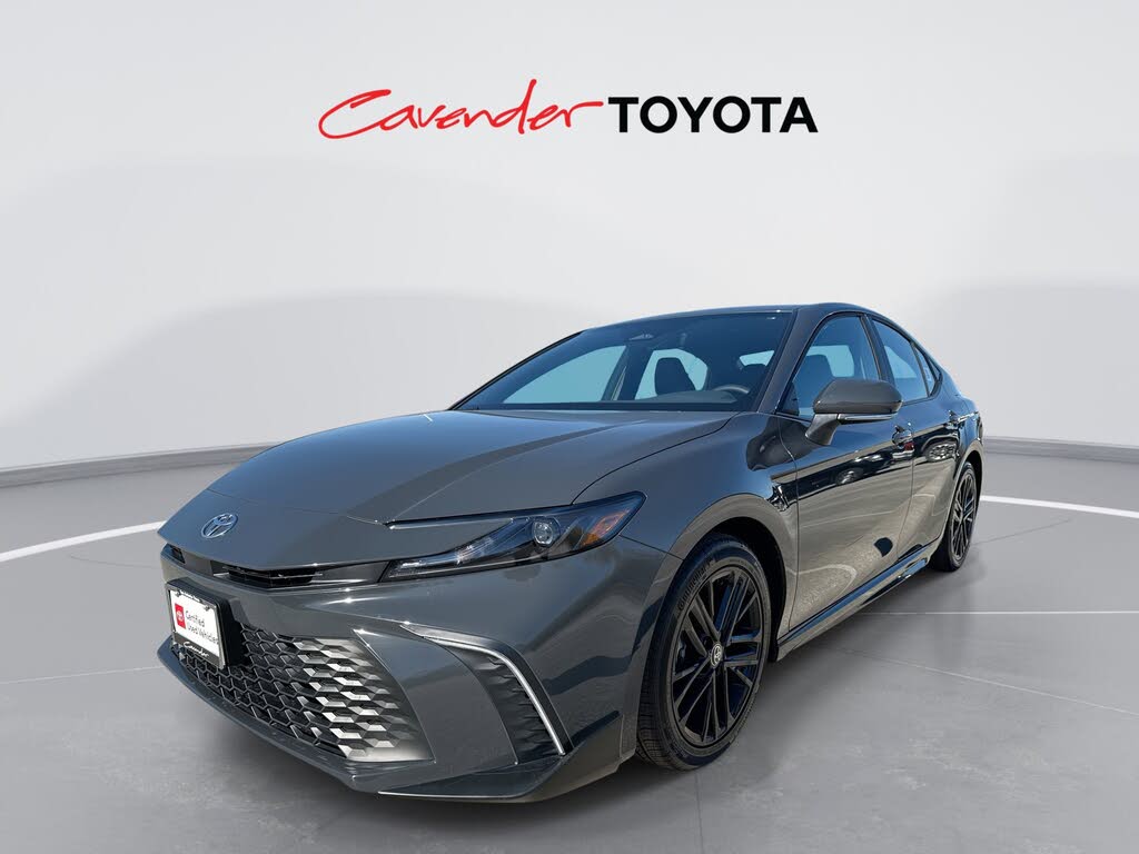 2026 Toyota Camry SE FWD