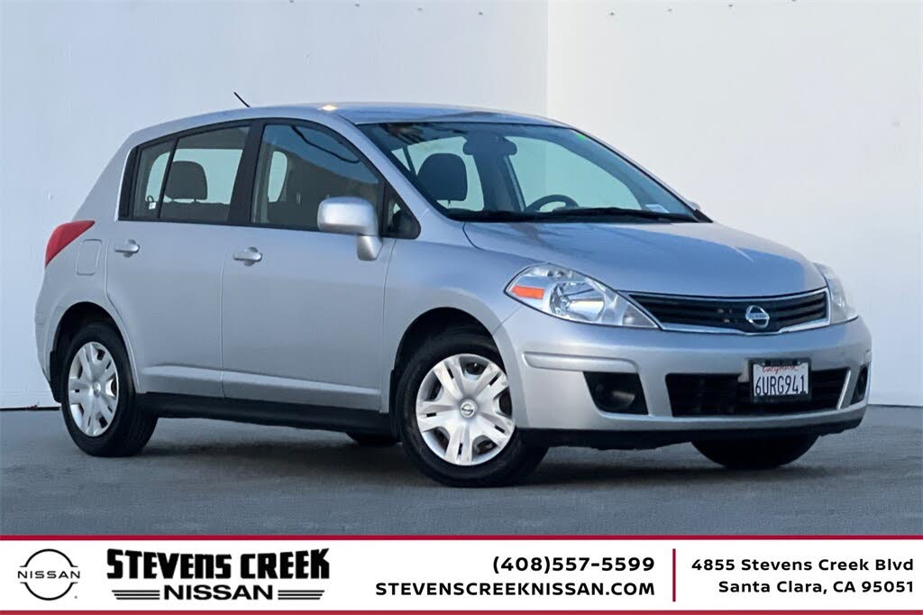 2012 Nissan Versa 1.8 S Hatchback
