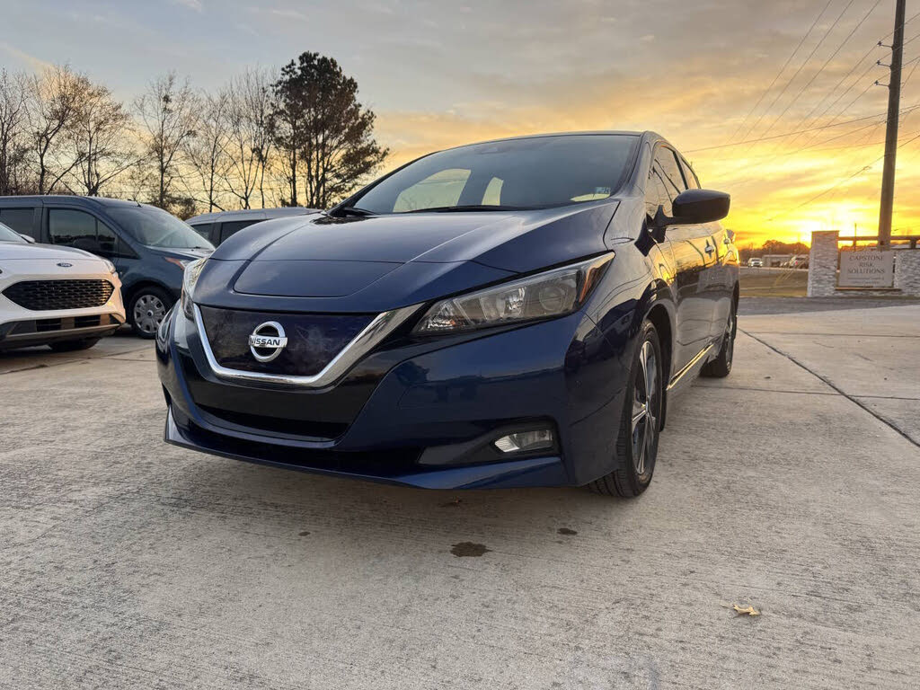 2022 Nissan LEAF SV FWD