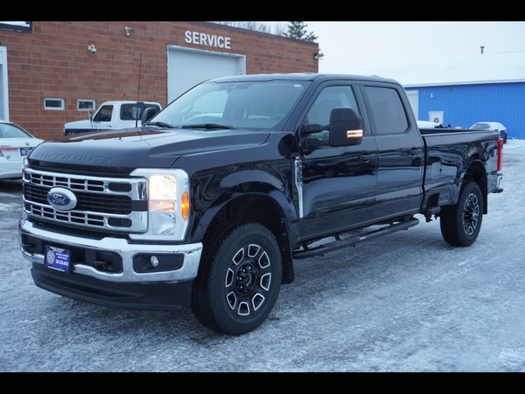 2023 Ford F-350 Super Duty XLT Crew Cab LB 4WD
