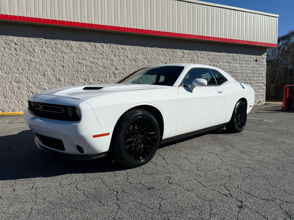 2016 Dodge Challenger SXT RWD