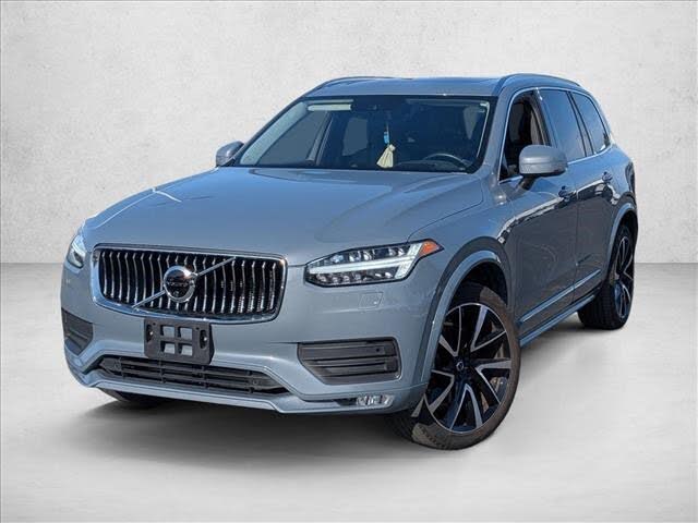 2022 Volvo XC90 T6 Momentum 7-Passenger AWD