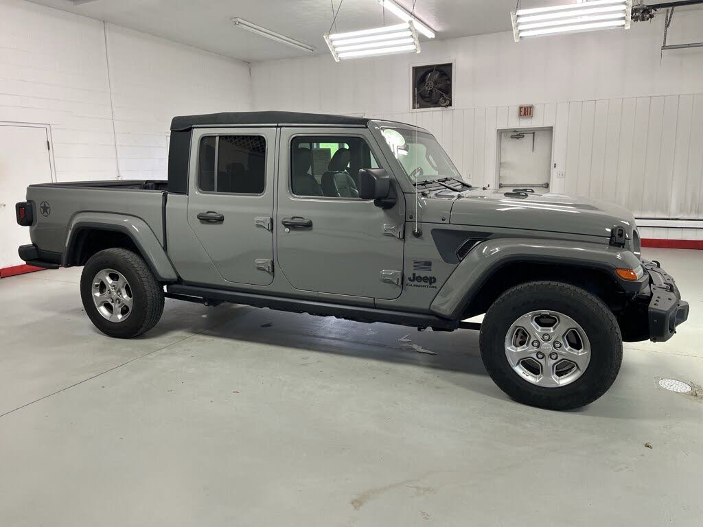 2021 Jeep Gladiator Freedom Crew Cab 4WD