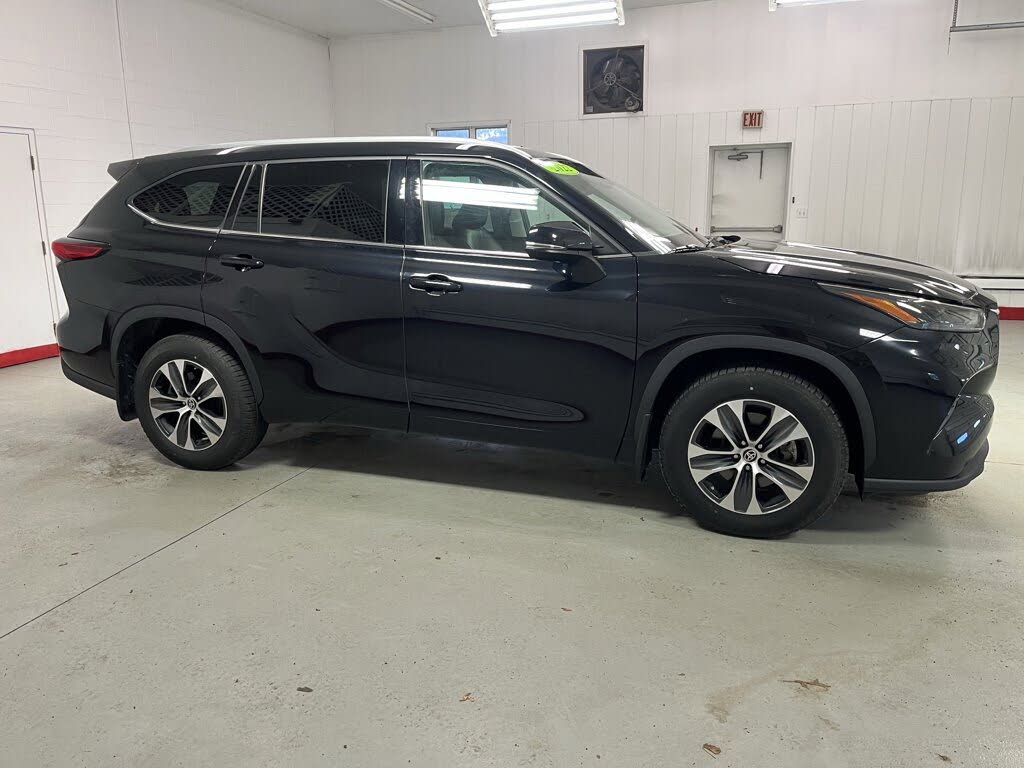2022 Toyota Highlander XLE AWD